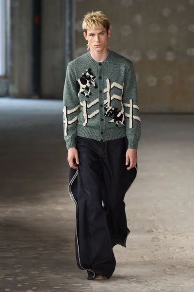 Look 35